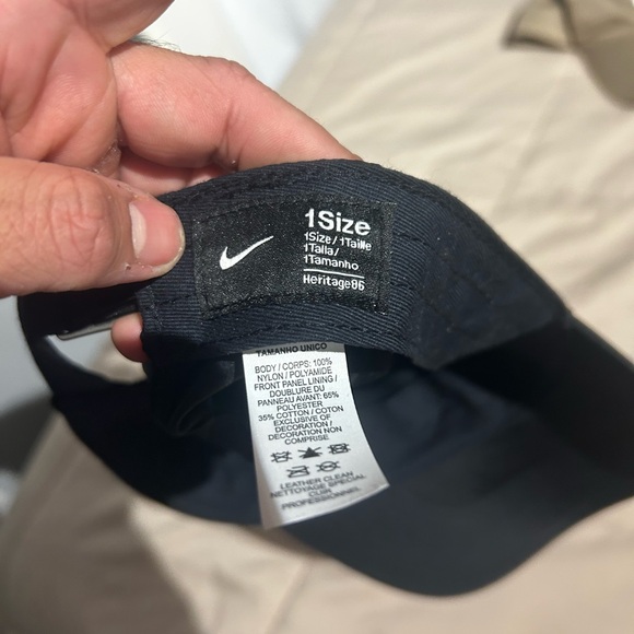 Nike Uno hat - Picture 4 of 4